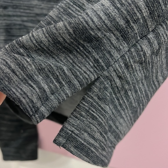 Cropped Lightweight Sweater - Picture 4 of 5